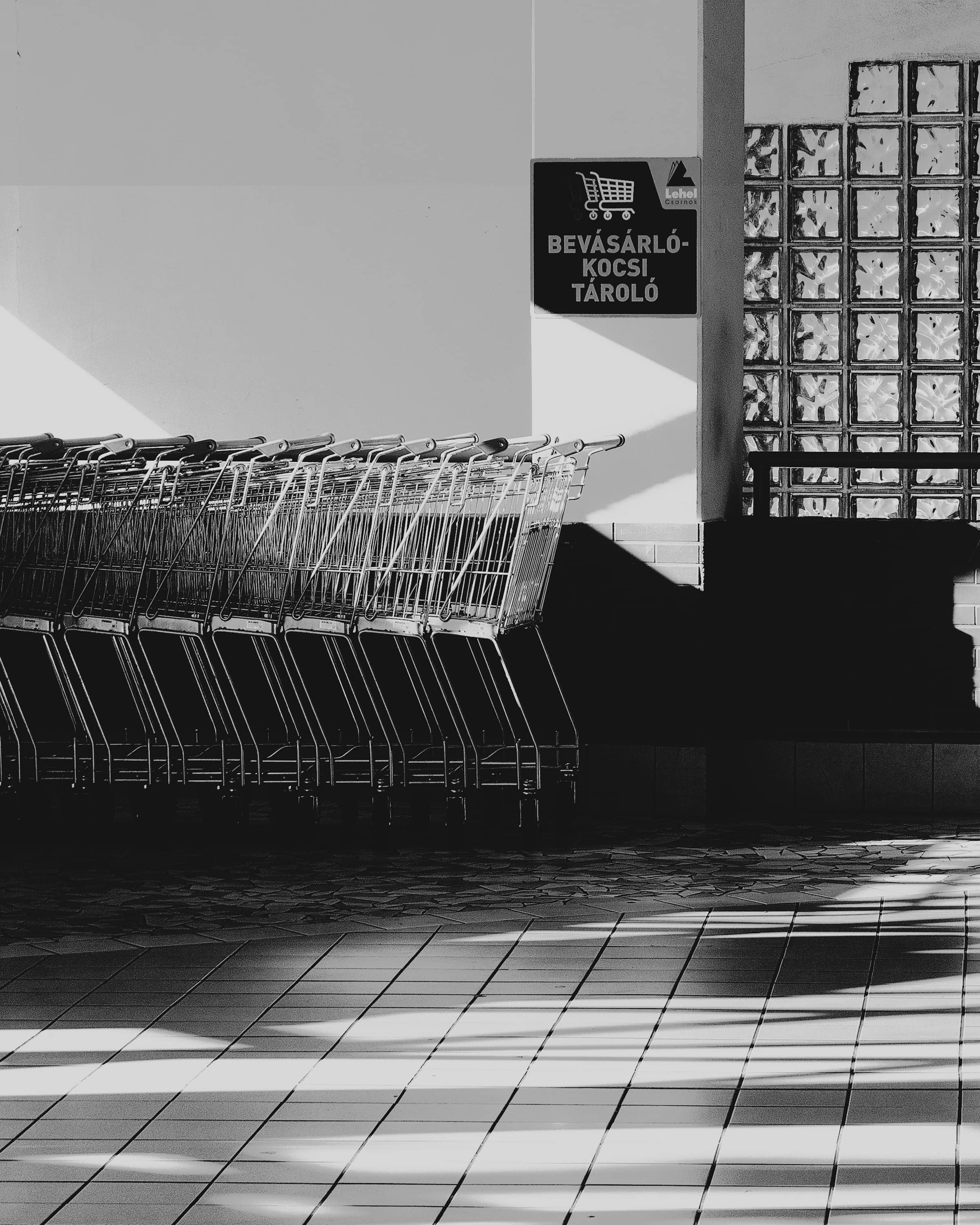 Comment repérer les vraies bonnes affaires : 5 applications de suivi de prix qui démasquent les faux rabais