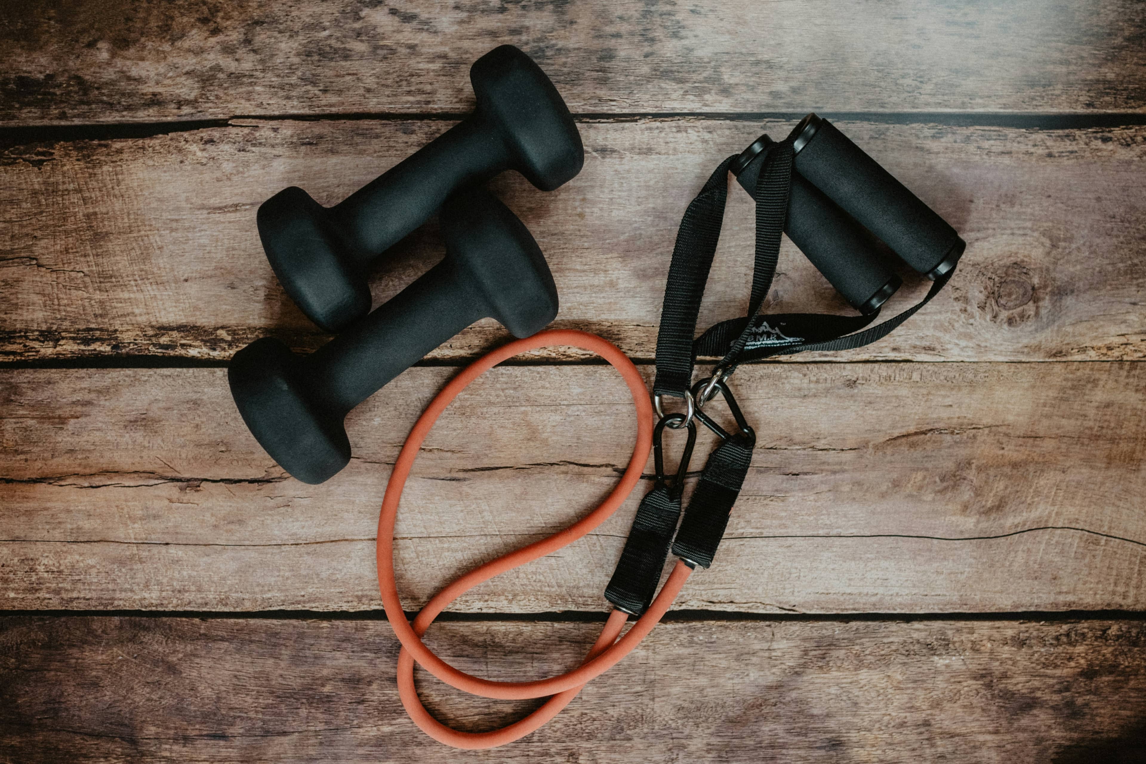 Comment économiser sur le fitness : Les meilleures applications pour s’entraîner à la maison