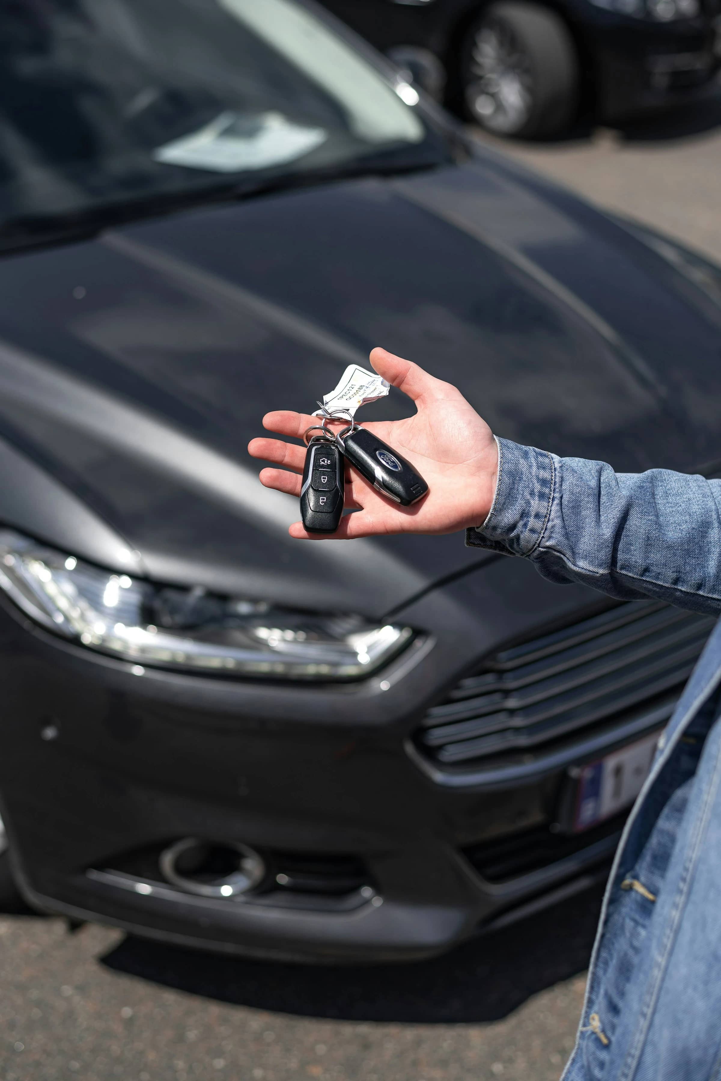 Voiture d’occasion : économiser avec 5 apps