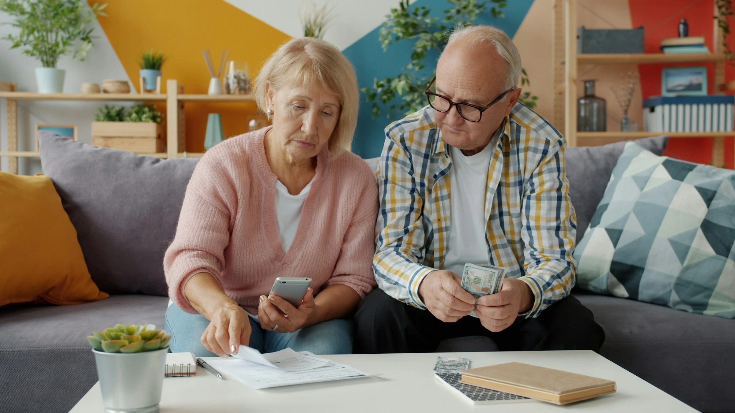 Budget en couple : apps pour salaires décalés